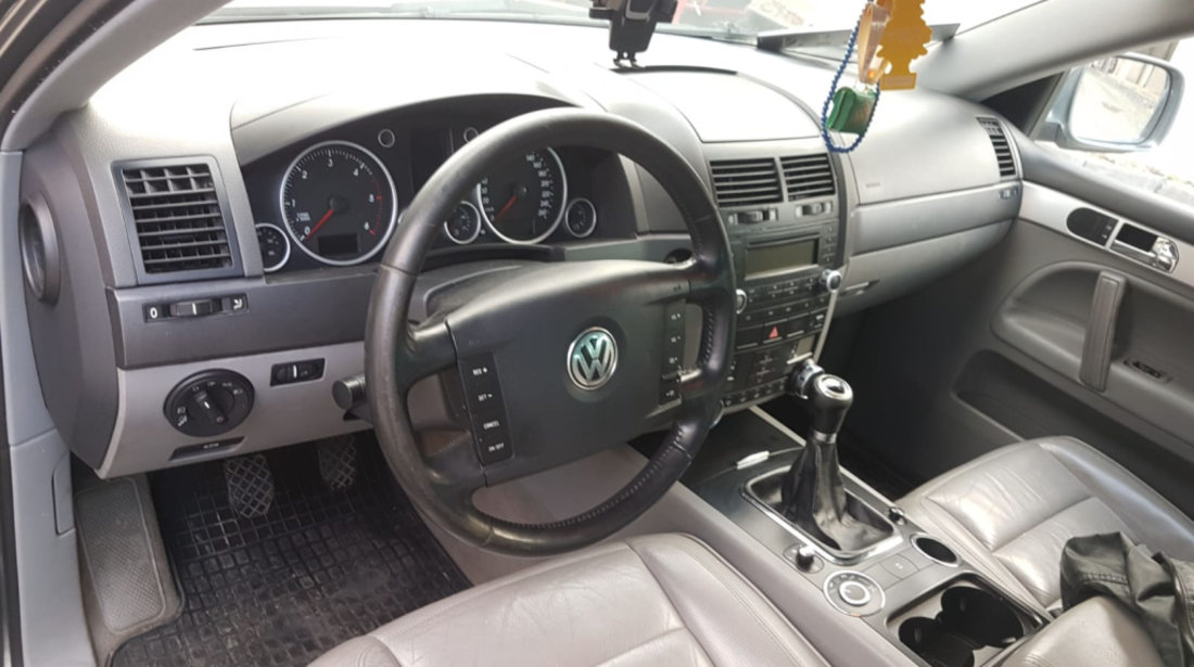 Dezmembrez VW TOUAREG (7L) 2002 - 2010 3.0 TDI Motorina