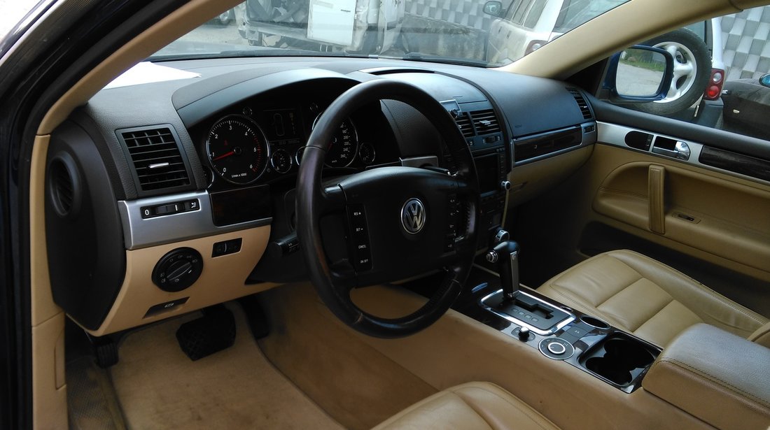 Dezmembrez VW Touareg 7L, 3.0tdi, 225cp, an 2006