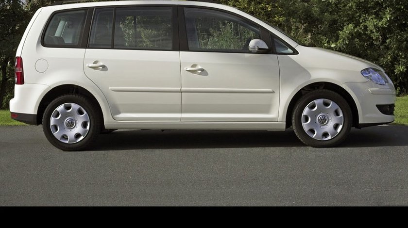 Dezmembrez vw touran 1.9 TDI ,cod motor BLS