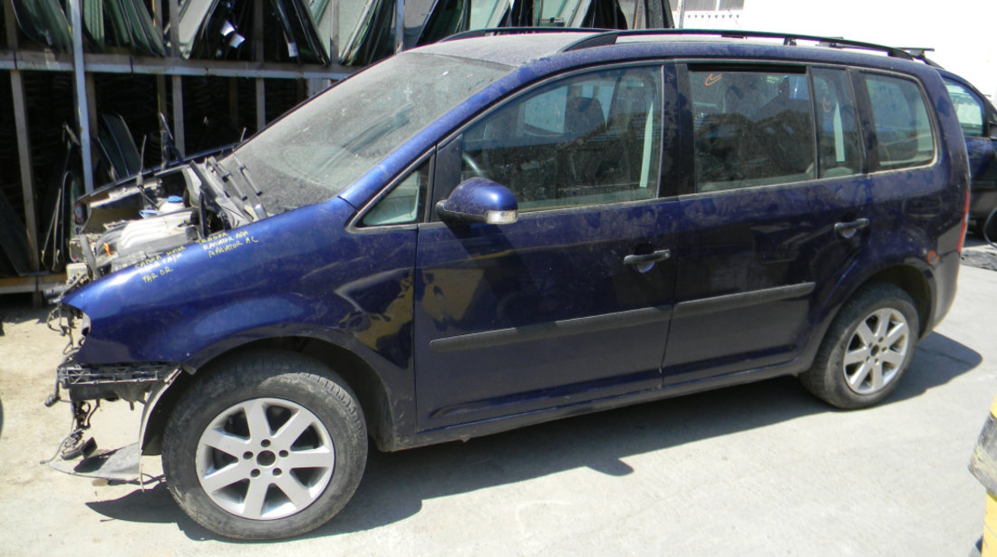 Dezmembrez VW TOURAN (1T) 2003 - 2010 1.9 TDI AVQ ( CP: 100, KW: 74, CCM: 1896 ) Motorina