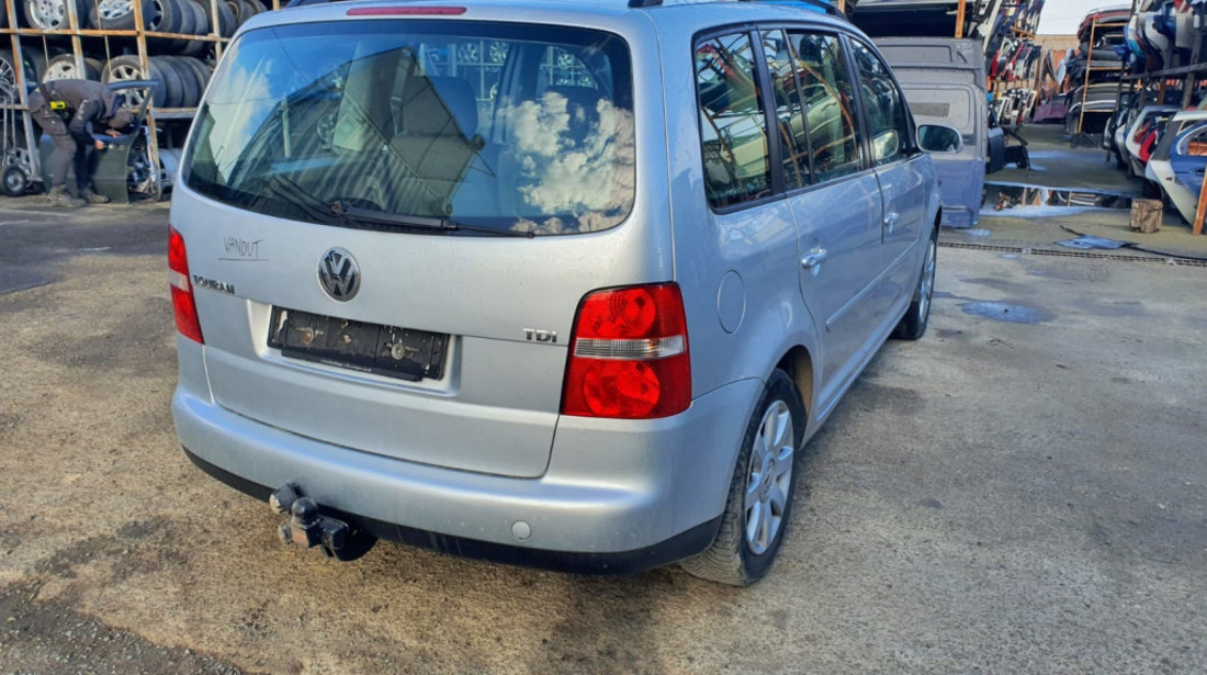 Dezmembrez VW TOURAN (1T) 2003 - 2010 1.9 TDI BKC ( CP: 105, KW: 77, CCM: 1896 ) Motorina