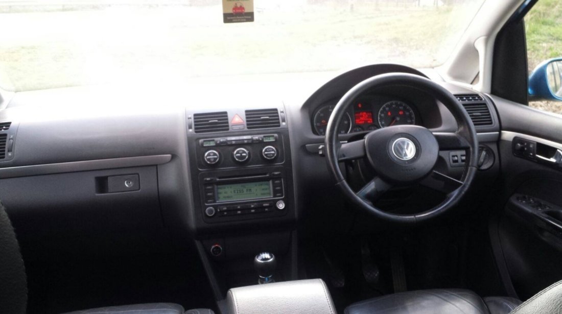 Dezmembrez Vw Touran 2.0 tdi bkd 140 cp piele xenon full 7 locuri