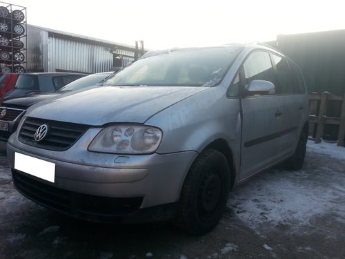 Dezmembrez VW Touran an fabr. 2003, 1.9TDI PD ,7 locuri
