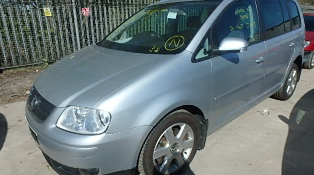 Dezmembrez VW Touran an fabr. 2004, 2,0D TDI PD