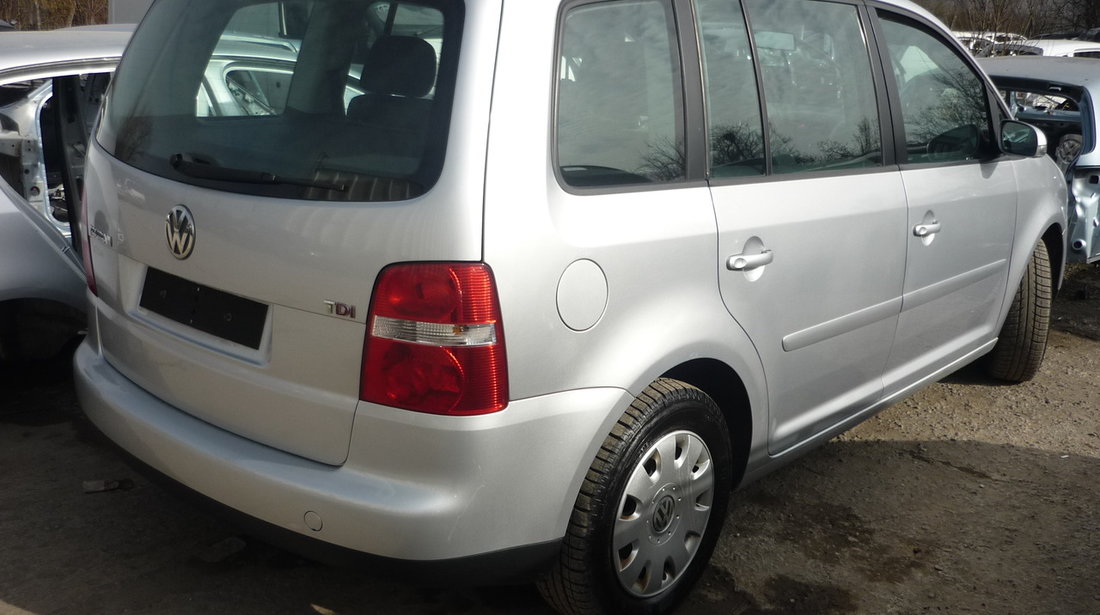 Dezmembrez VW Touran, volan stanga, 2.0tdi, AZV, 136cp