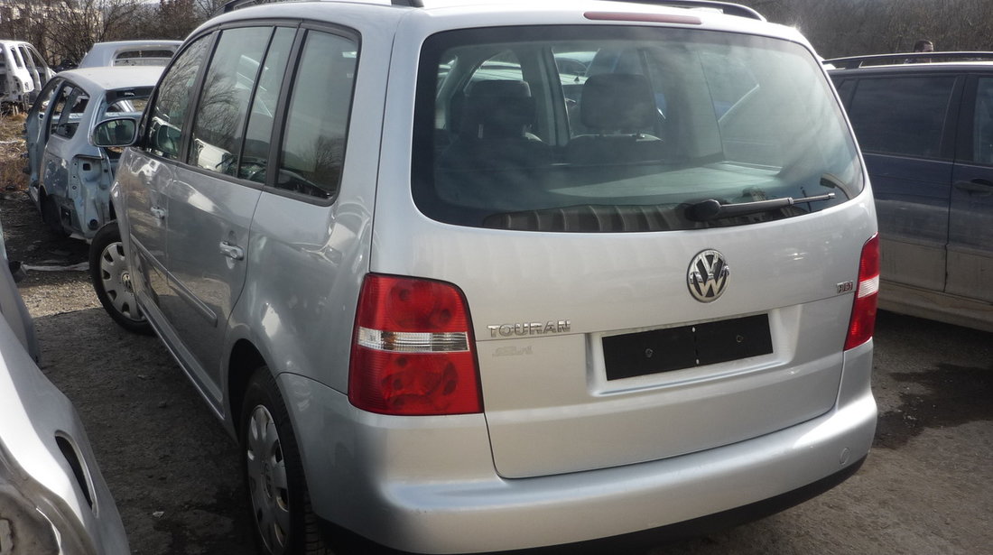 Dezmembrez VW Touran, volan stanga, 2.0tdi, AZV, 136cp