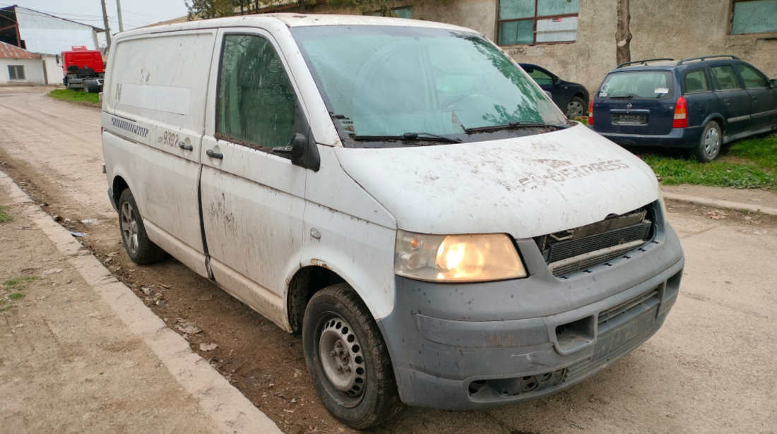 Dezmembrez VW TRANSPORTER Mk 5 / T5 / Caravelle 2003 - Prezent 1.9 TDI BRS ( CP: 102, KW: 75, CCM: 1896 ) Motorina