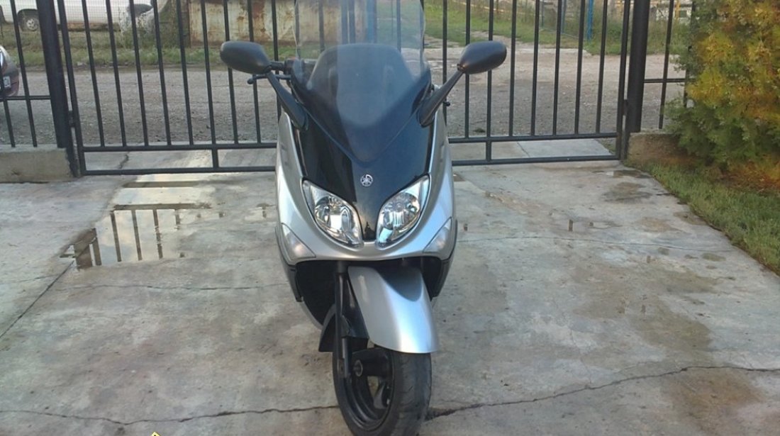 Dezmembrez Yamaha T max 500