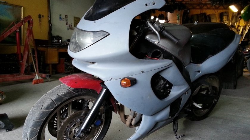 Dezmembrez Yamaha YZF 600 thundercat din 1997