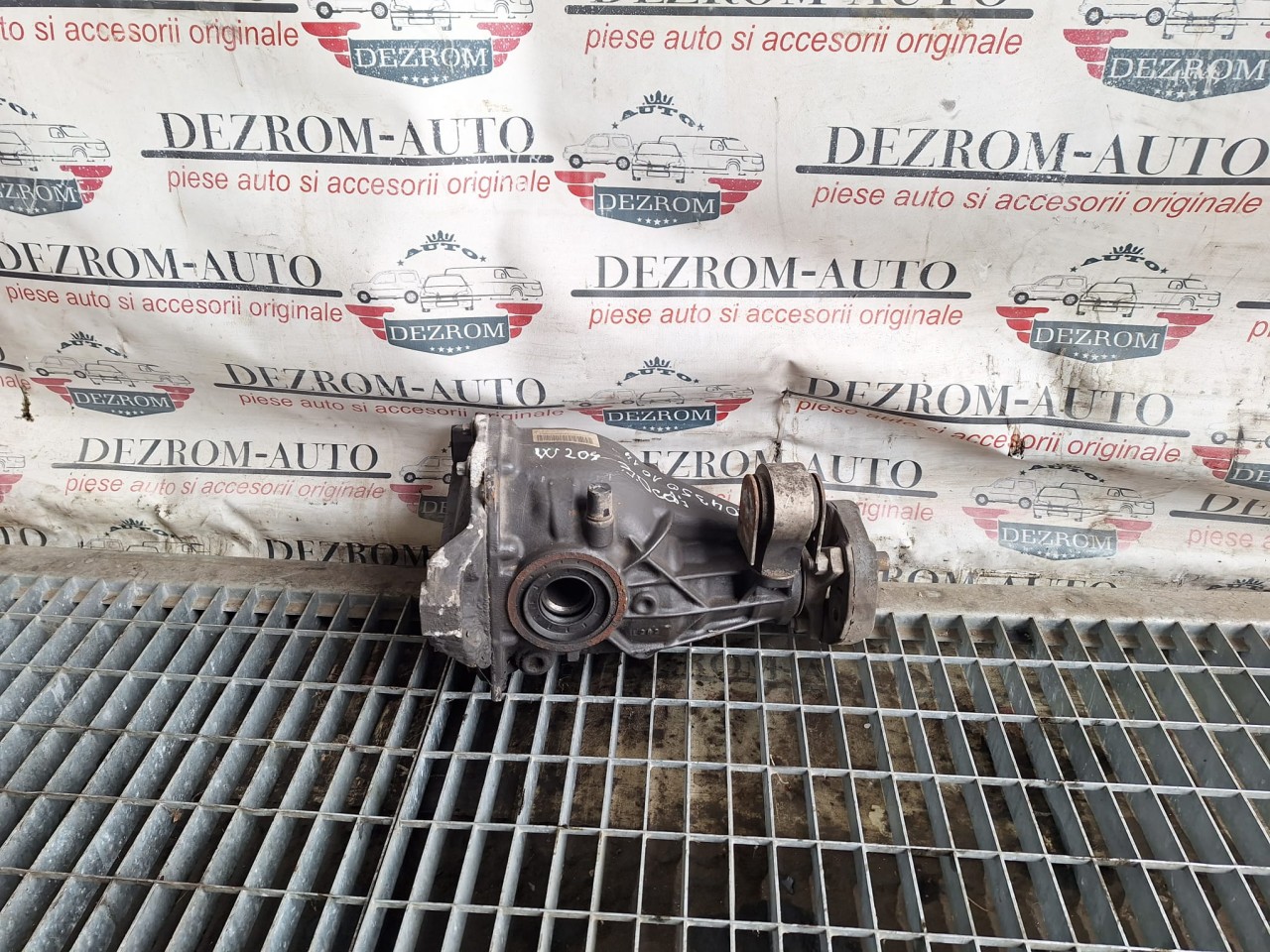 Diferențial spate A2043501014 Mercedes-Benz C-Class (W204) 3.0 CDI 4matic