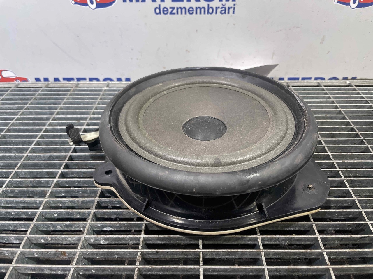 DIFUZOR AUDIO AUDI A4 - - (2004 2007)