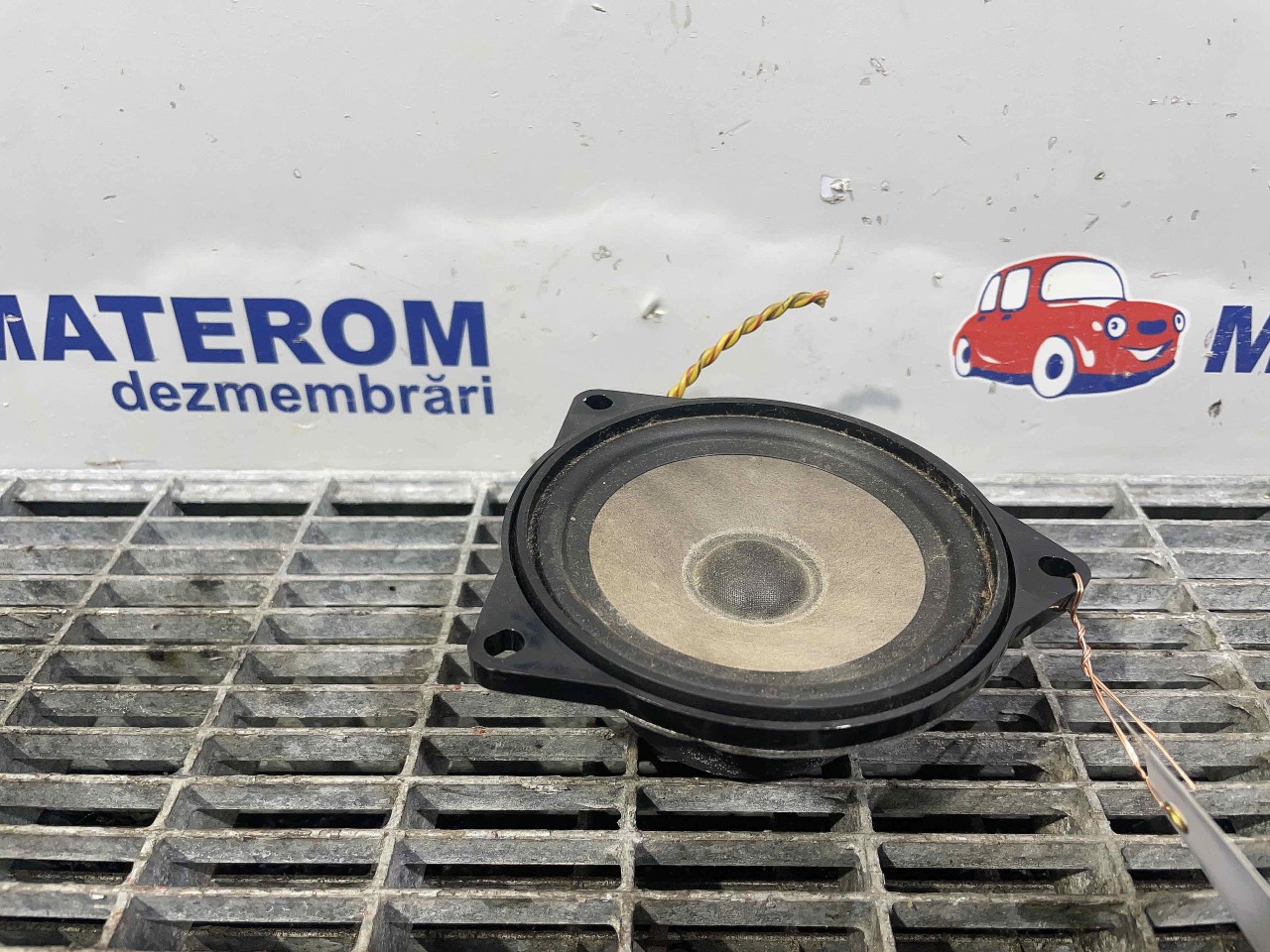 DIFUZOR AUDIO BMW X1 - - (2009 2015)