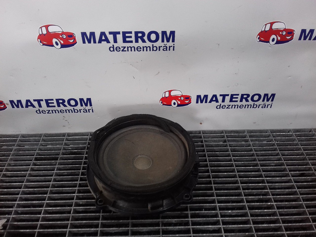 DIFUZOR AUDIO LAND ROVER DISCOVERY - - (2004 2009)