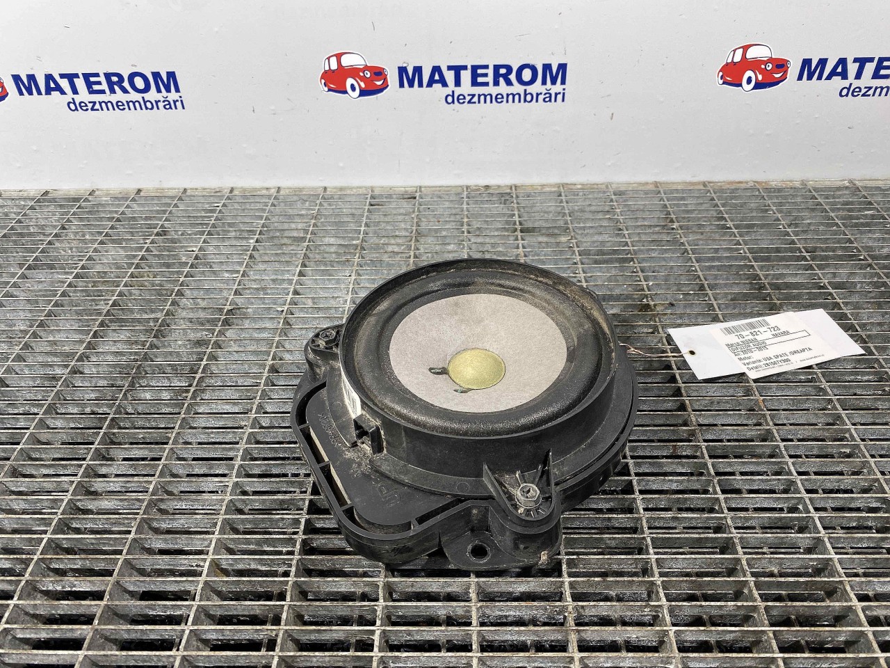DIFUZOR AUDIO NISSAN NAVARA - - (2010 2013)