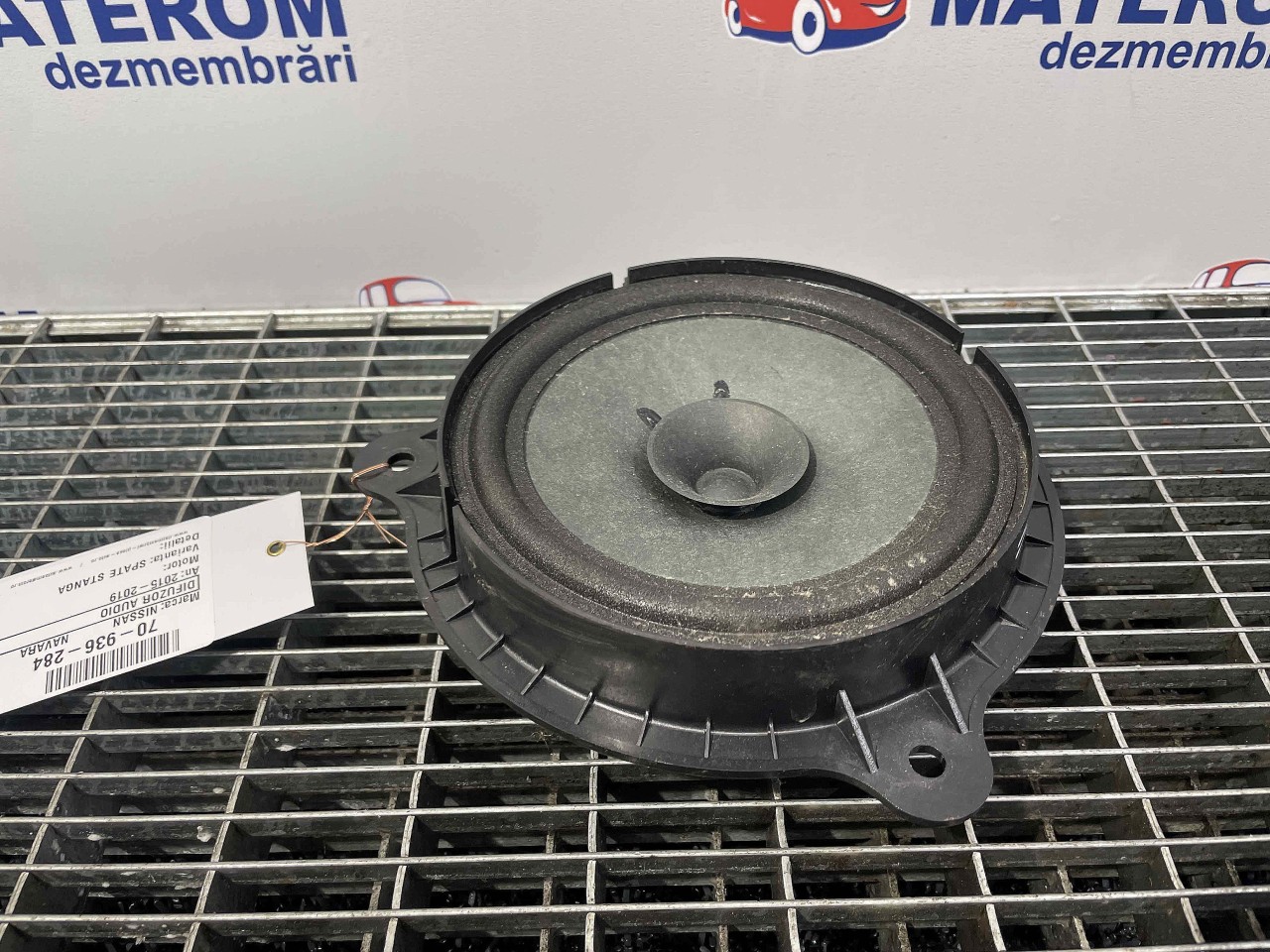 DIFUZOR AUDIO NISSAN NAVARA - - (2015 2019)