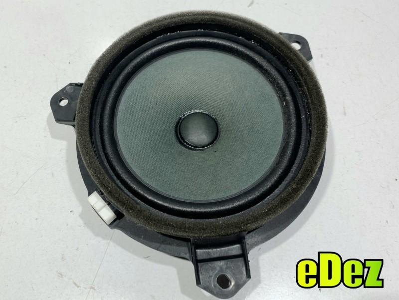 Difuzor audio stanga spate Toyota Avensis facelift (2012-2015) [T27] 86160-0D370