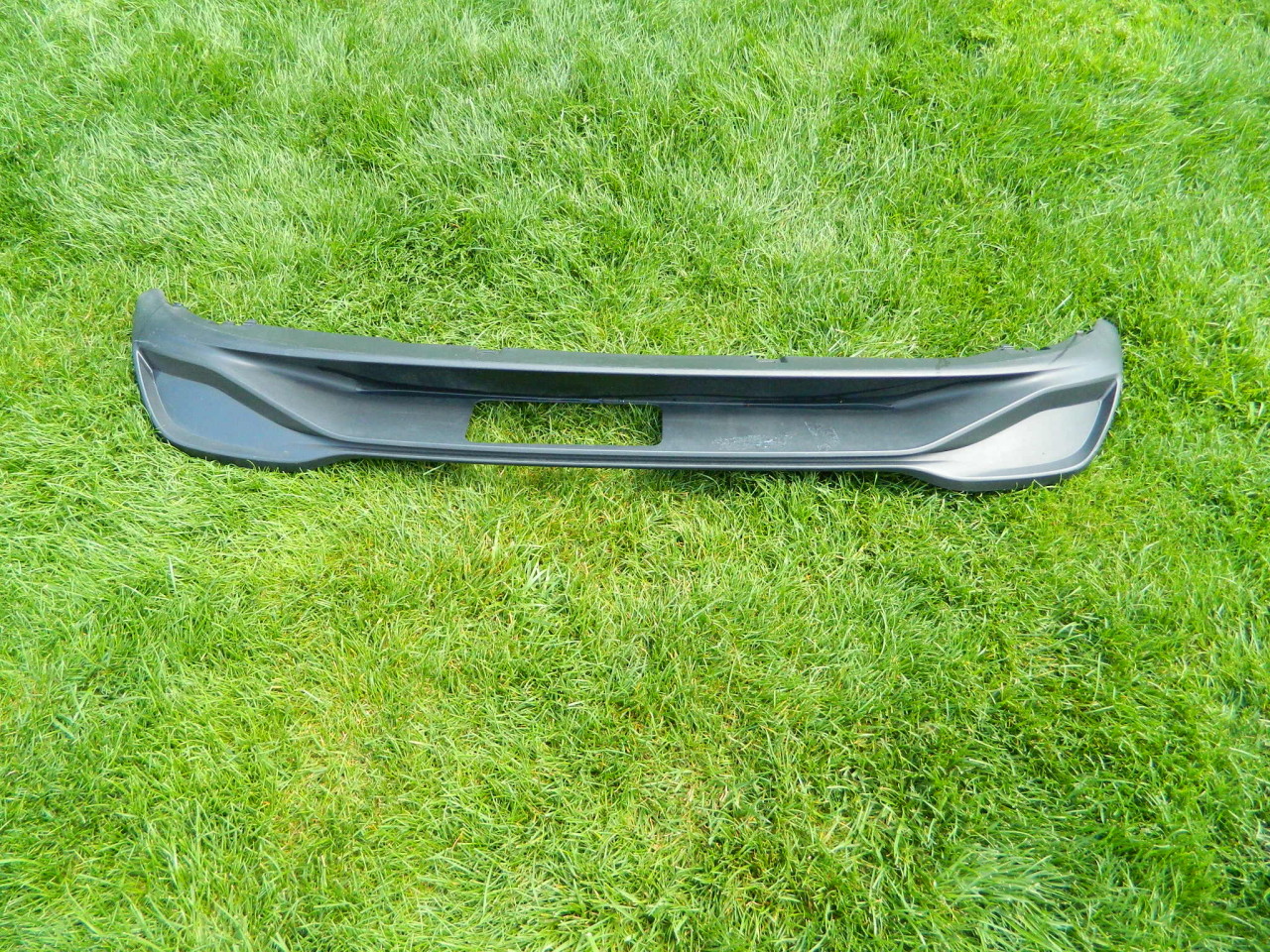 Difuzor bara spate VW Golf 8 model 2020-2024 cod 5H6807568