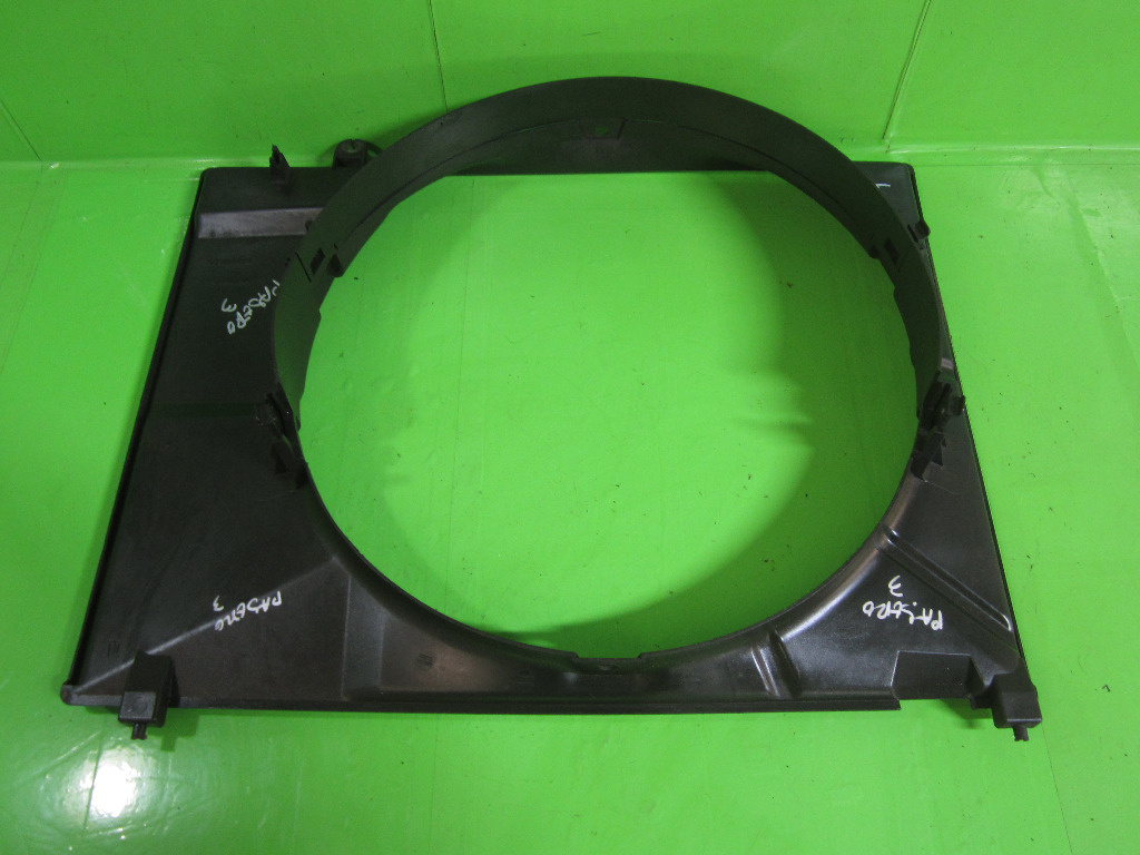 DIFUZOR / CADRU PLASTIC VENTILATOR RADIATOR MITSUBISHI PAJERO III 3.2 DI-D 4X4 1999 – 2007 ⭐⭐⭐⭐⭐