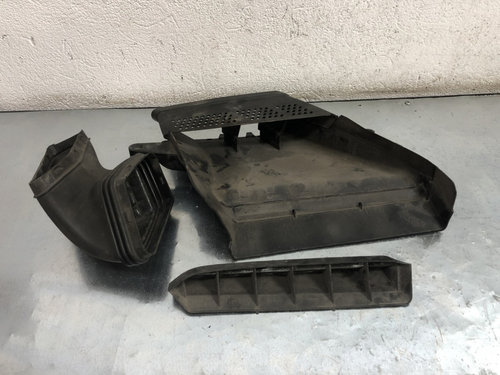 Difuzor captare aer Audi A4 B8 Avant 2.0 TDI DPF Multitronic, 143cp sedan 2010 (8K0129618)