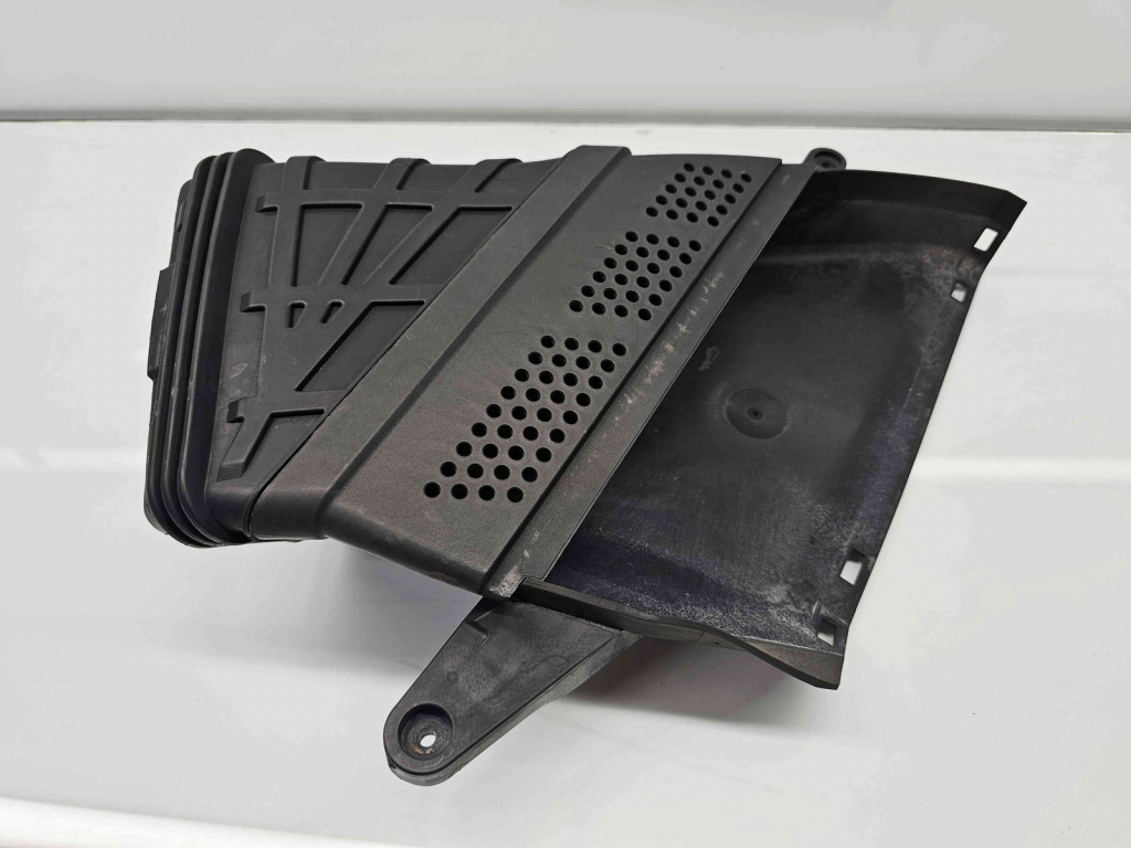 Difuzor captare aer Audi A5 (8T3) [Fabr 2007-2015] 8K0129618K