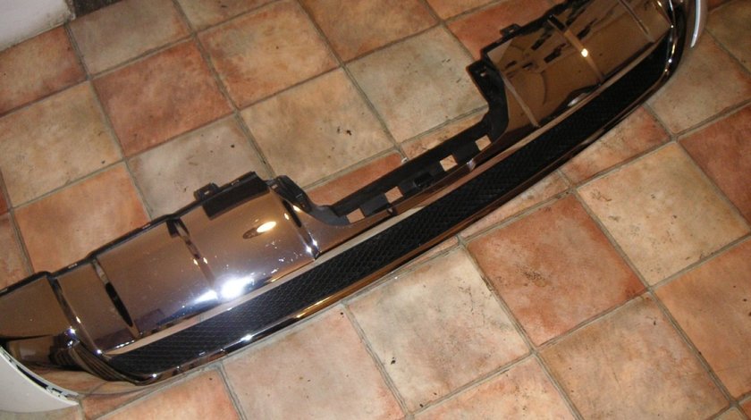 Difuzor crom bara spate Mercedes ML W166 M350 AMG cod A1668858825, A1668804340, A1668804440