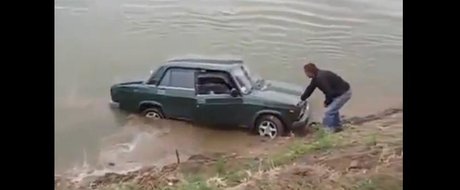 Din drift, in lac, cu o Lada... retro!