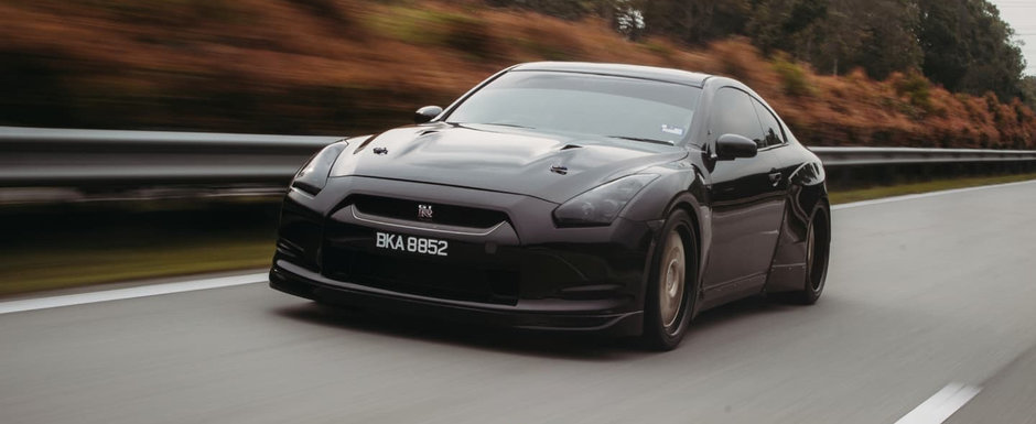 Din fata zici ca-i Nissan GT-R, dar in acte scrie altceva. FOTO ca sa te convingi si singur Din fata zici ca-i Nissan GT-R, dar in acte scrie altceva. FOTO ca sa te convingi si singur