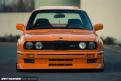 Din pasiune pentru perfectiune: Radiografia unui BMW M3 E30 complet modificat