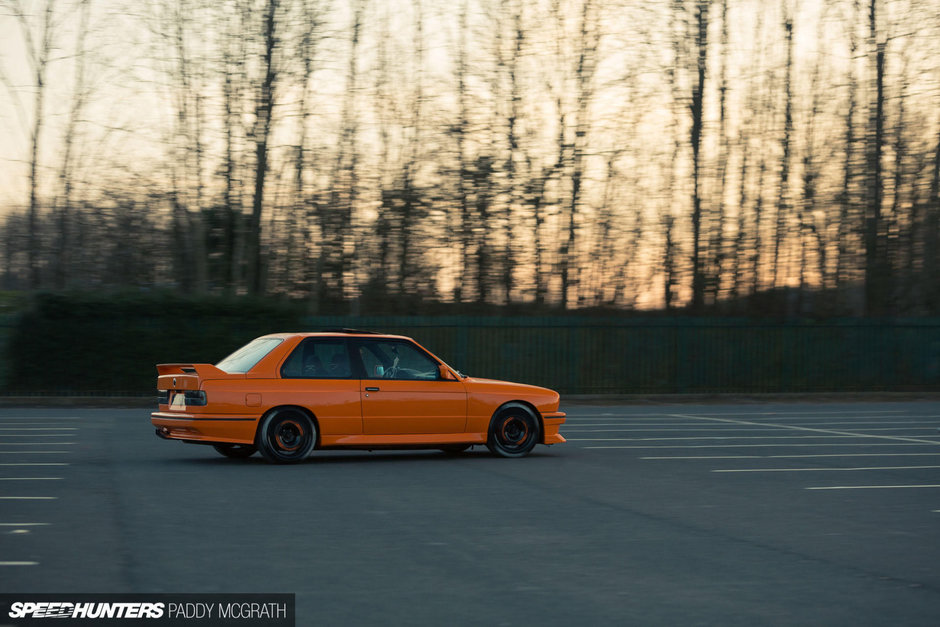 Din pasiune pentru perfectiune: Radiografia unui BMW M3 E30 complet modificat