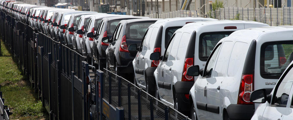 Directorul Dacia: Cerem dublarea timbrului de mediu pentru masinile Euro 3 si Euro 4 Directorul Dacia: Cerem dublarea timbrului de mediu pentru masinile Euro 3 si Euro 4