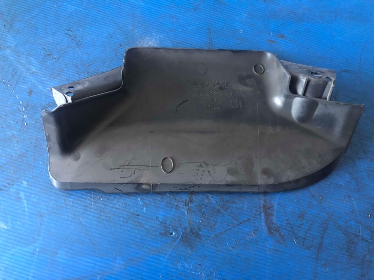 Dirijor aer sub parbriz 2.0 d ford mondeo mk4 7s71-18d395-ad