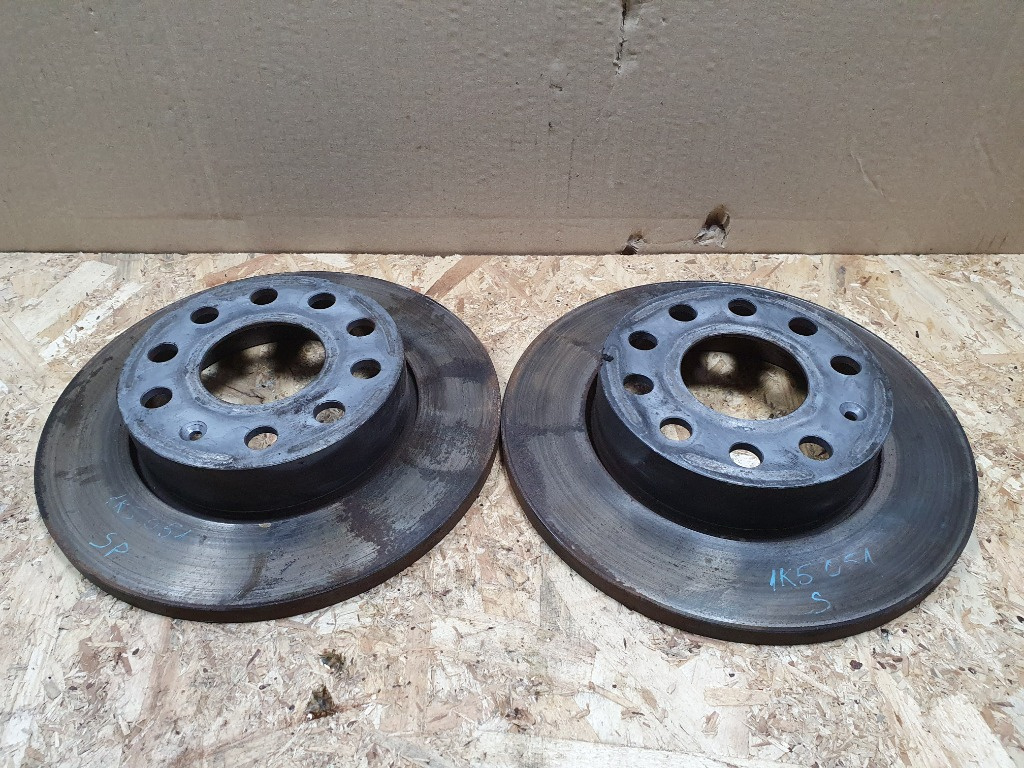 Discuri frana spate Volkswagen Golf 5 (1K5) 1.9 TDI 2008