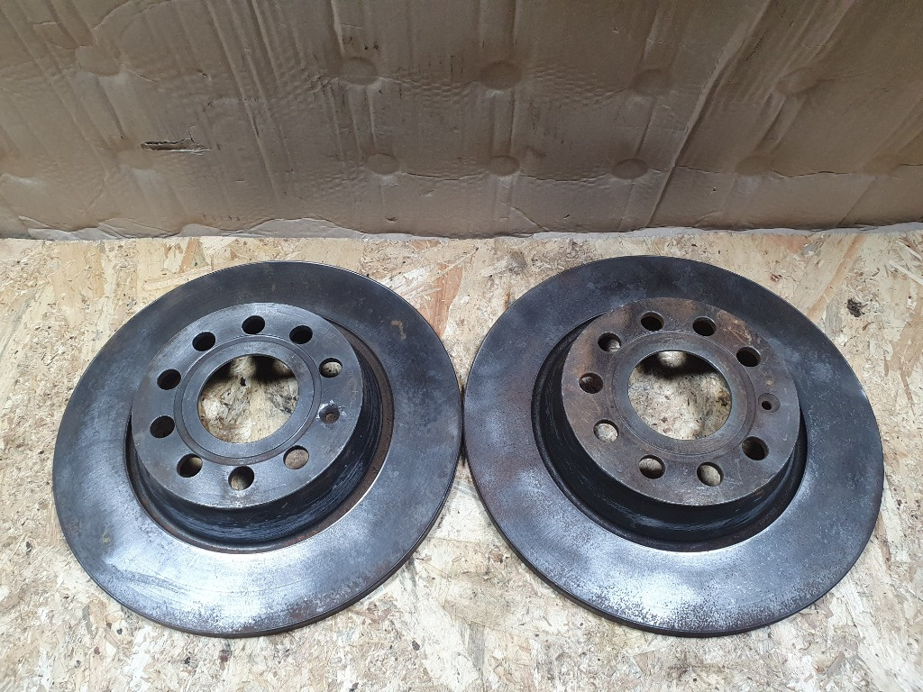 Discuri spate Volkswagen Passat B7 (365) 2.0 TDI 2014