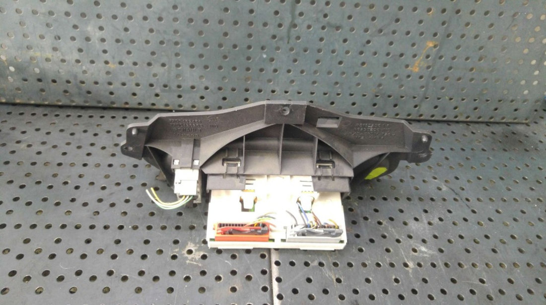 Display afisaj bord renault clio 2 p7700436307a