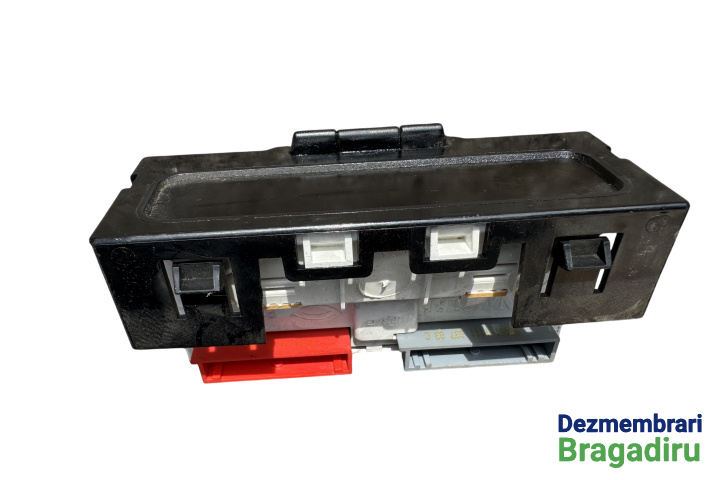 Display bord Cod: P8200028364 P8200028364 Renault Clio 2 [facelift] [2001 - 2005] Hatchback 5-usi 1.5 dCi MT (82 hp) Cod motor: K9K-B7-02