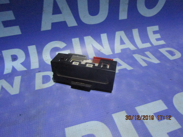 Display bord Renault Scenic 1999; 7700436307A-50 lei.