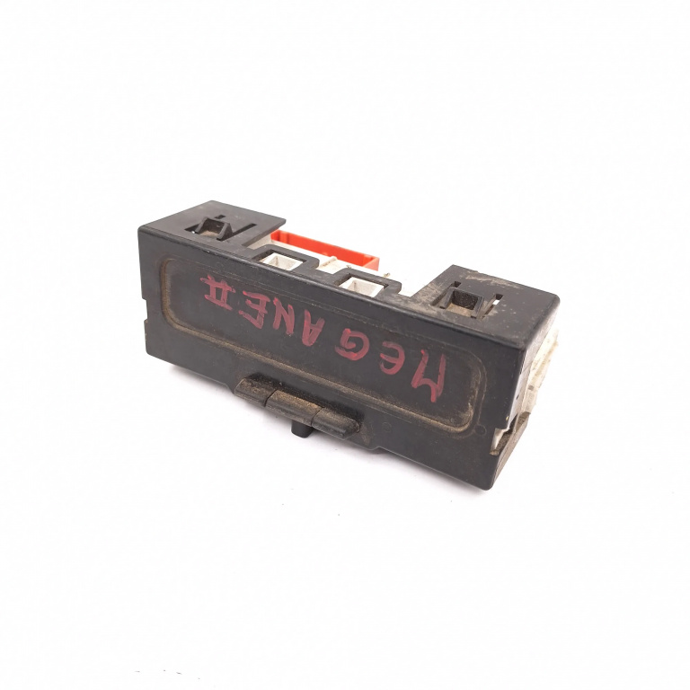 Display Multifunctional / Afisaj Central / Ecran Bord Renault Megane 2 2002-2010 8200107839A, 216676711, Ns25825504, 21676497 Sagem