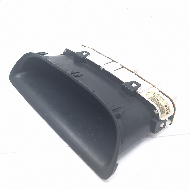 Display Multifunctional / Afisaj Central / Ecran Bord Hyundai MATRIX (FC) 2001 - 2010 Motorina 8483517000, 9400817300, 707008600H, 84835-17000, 20020408, XDH0193