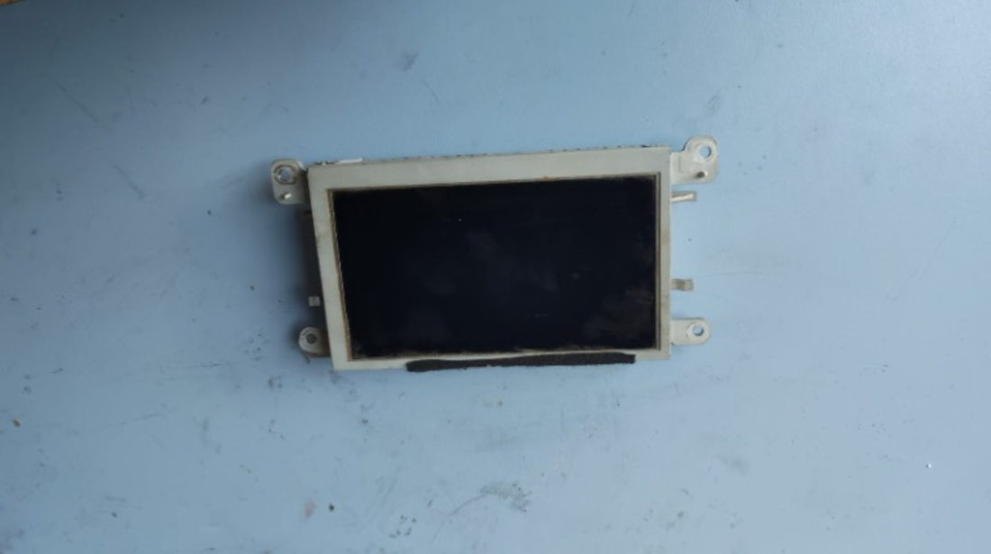 Display navigatie Audi A4 A5 2.0 TDI cod motor CAGA an 2011 cod 8T0919604