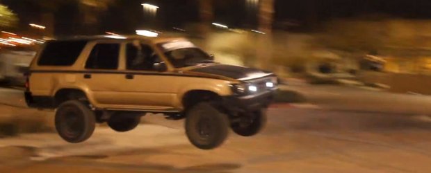 Distractie in Las Vegas: drifturi, off-road si fuga de politie