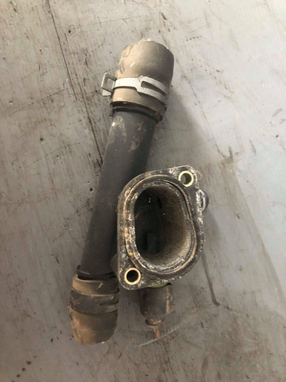 Distribuitor apa vw golf 4 1.9 jtdi 038121133