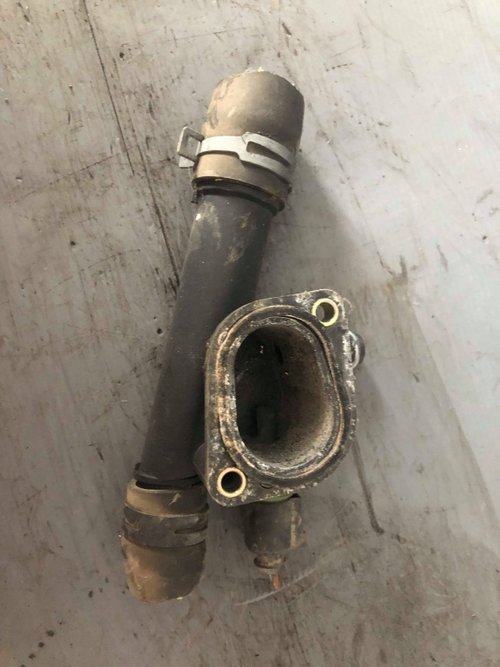 Distribuitor apa vw golf 4 1.9 jtdi 038121133
