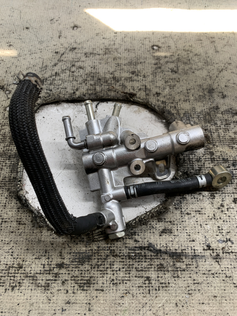 Distribuitor carburant Mazda CX-5 2.2 Motorina 2018, -