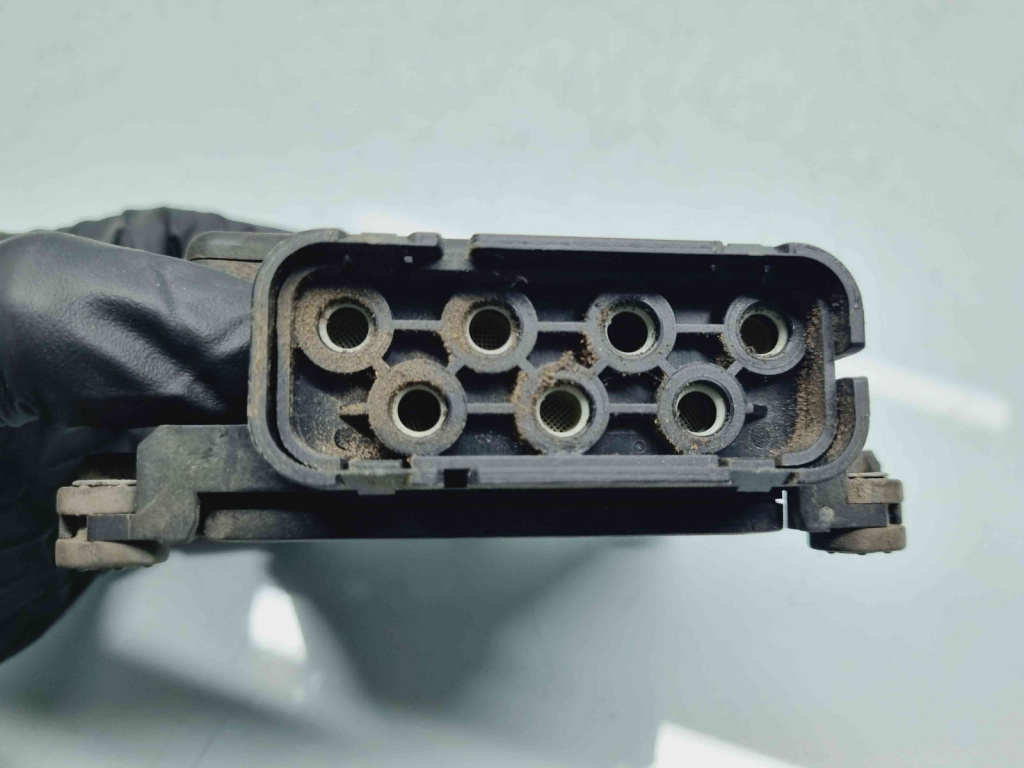 Distribuitor vacuum Skoda Octavia 2 Combi (1Z5) [Fabr 2004-2013] 6Q0906625 2.0 TDI BKD103KW / 140CP 2.0 TDI BKD 103KW / 140CP