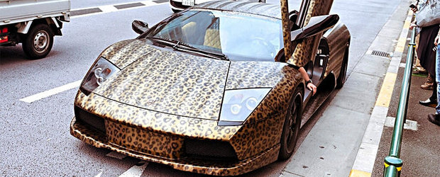 Doar in Japonia: Un Lamborghini Murcielago se crede... leopard