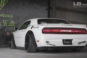 Dodge Challenger de la Liberty Walk