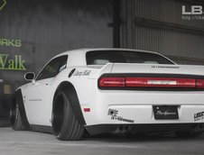 Dodge Challenger de la Liberty Walk