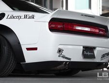 Dodge Challenger de la Liberty Walk