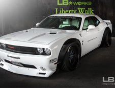 Dodge Challenger de la Liberty Walk