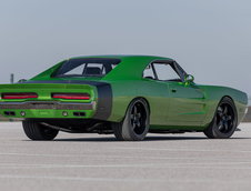 Dodge Challenger Hellcat cu caroserie de Charger din 1969